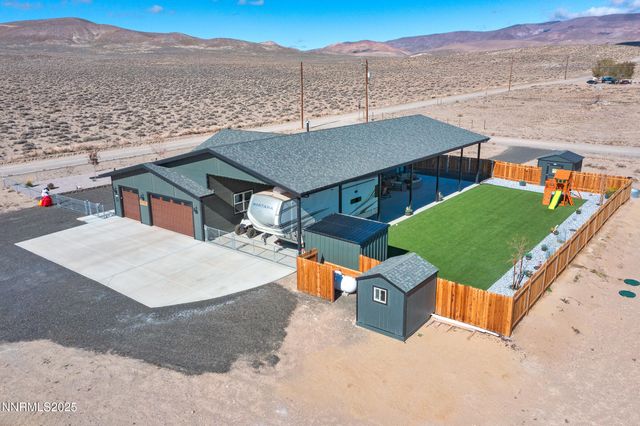 3900 Hackberry Street, Silver Springs, NV 89429