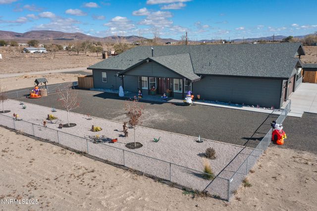 3900 Hackberry Street, Silver Springs, NV 89429