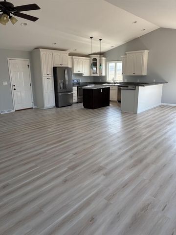 1595 Cornerstone Circle, Platteville, WI 53818