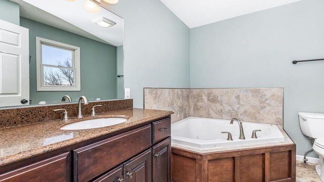 1595 Cornerstone Circle, Platteville, WI 53818