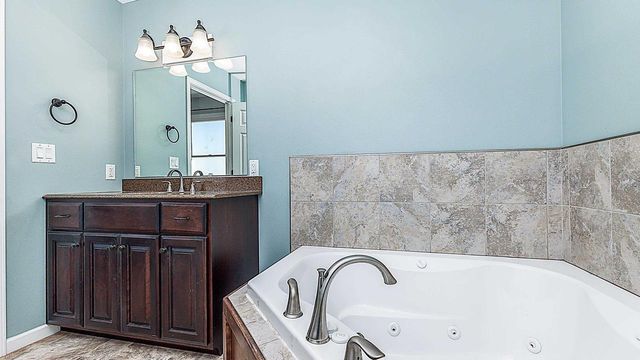 1595 Cornerstone Circle, Platteville, WI 53818