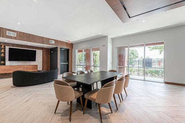 8877 Lakes At 610 Drive 307, Houston, TX 77054