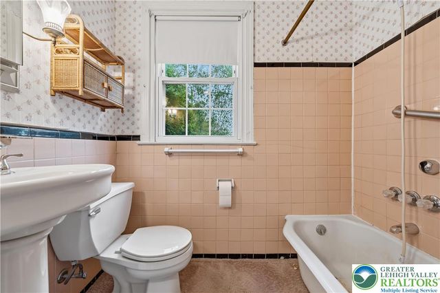 1930 East Columbia Street, Allentown City, PA 18109