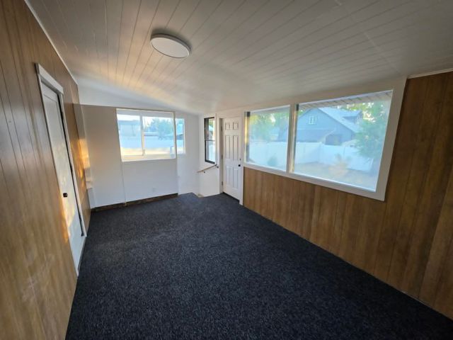 2427 N Standard St, Spokane, WA 99207