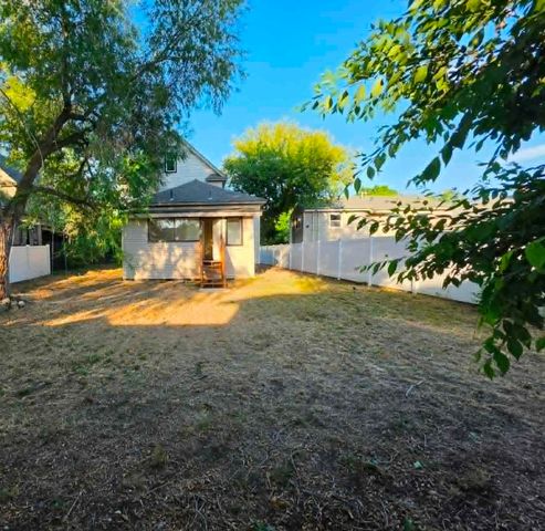 2427 N Standard St, Spokane, WA 99207