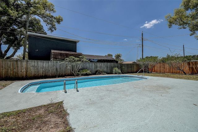 8420 GERBERA AVENUE, Seminole, FL 33777