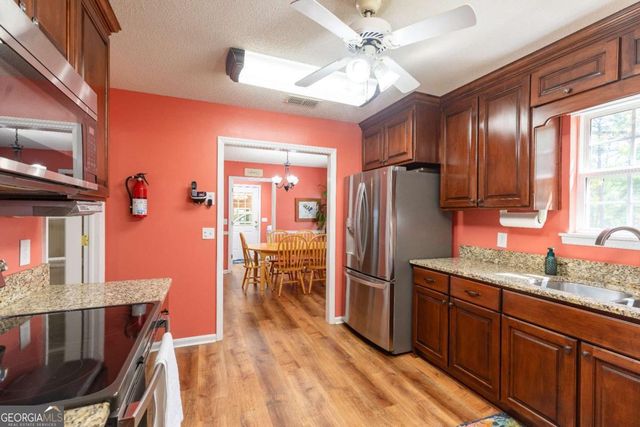 301 Willow Drive, Glennville, GA 30427