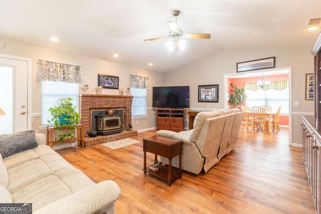 301 Willow Drive, Glennville, GA 30427