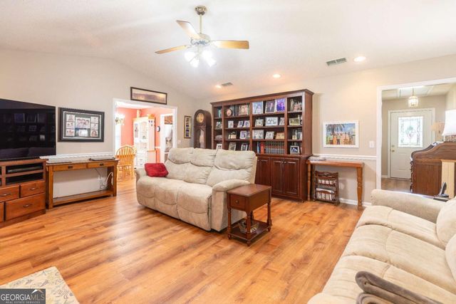 301 Willow Drive, Glennville, GA 30427