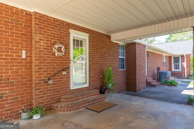 301 Willow Drive, Glennville, GA 30427