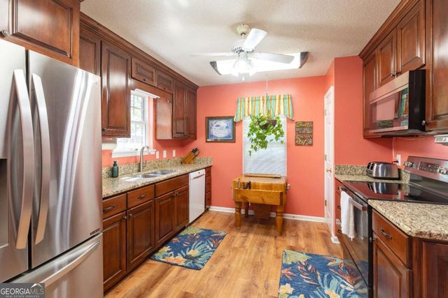 301 Willow Drive, Glennville, GA 30427