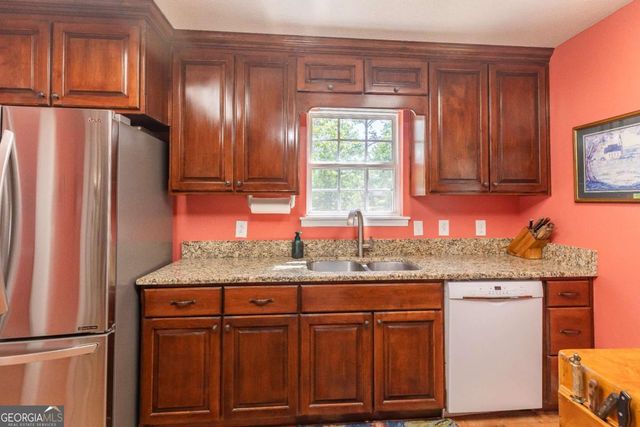 301 Willow Drive, Glennville, GA 30427