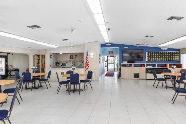 106 Lake Pine Circle C-1, Greenacres, FL 33463