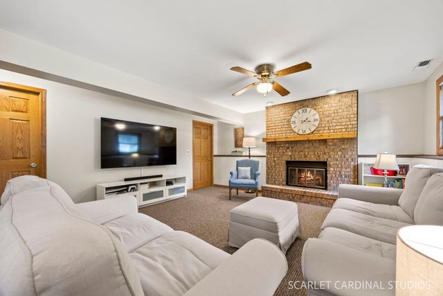 28W711 Wagner Court, Warrenville, IL 60555