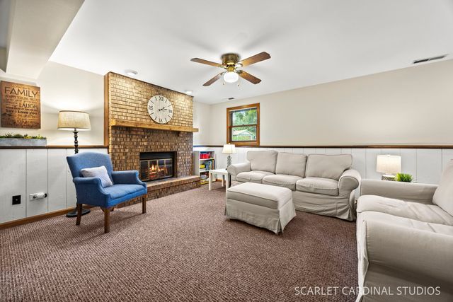 28W711 Wagner Court, Warrenville, IL 60555
