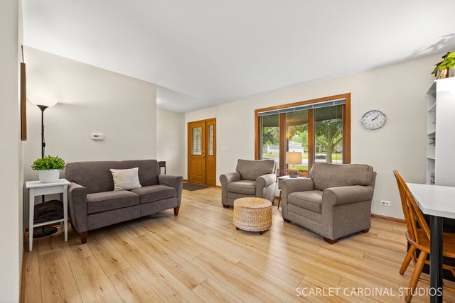 28W711 Wagner Court, Warrenville, IL 60555