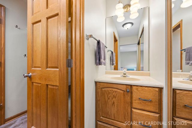 28W711 Wagner Court, Warrenville, IL 60555