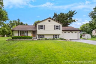 28W711 Wagner Court, Warrenville, IL 60555