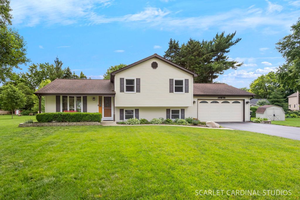 28W711 Wagner Court, Warrenville, IL 60555