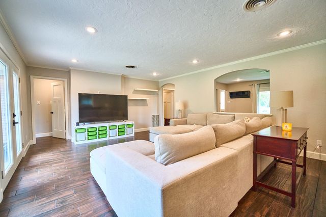 5506 Dumfries Drive, Houston, TX 77096