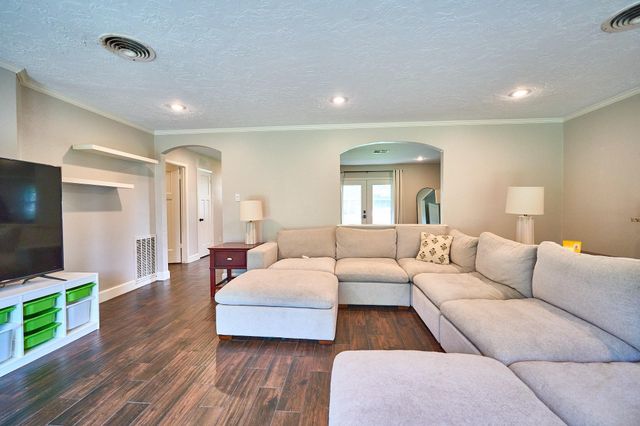 5506 Dumfries Drive, Houston, TX 77096