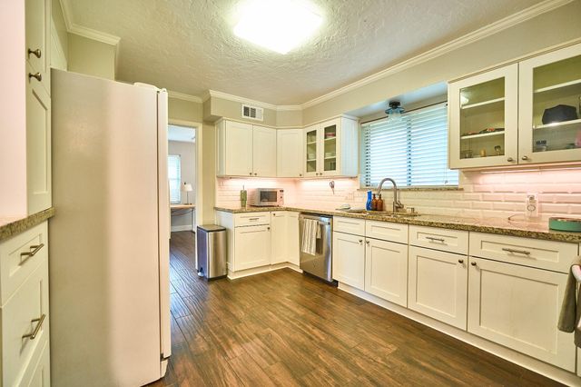 5506 Dumfries Drive, Houston, TX 77096