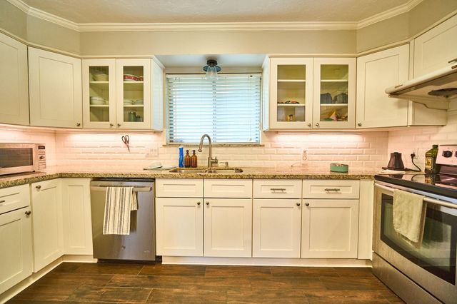 5506 Dumfries Drive, Houston, TX 77096