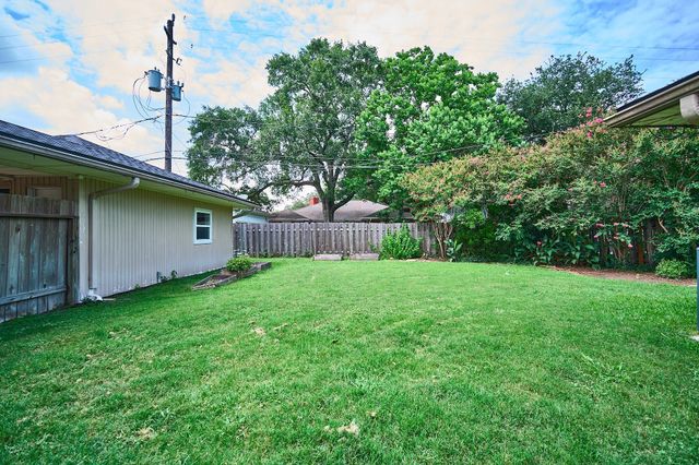 5506 Dumfries Drive, Houston, TX 77096