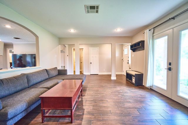 5506 Dumfries Drive, Houston, TX 77096