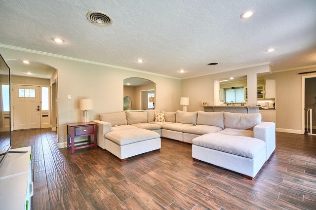 5506 Dumfries Drive, Houston, TX 77096