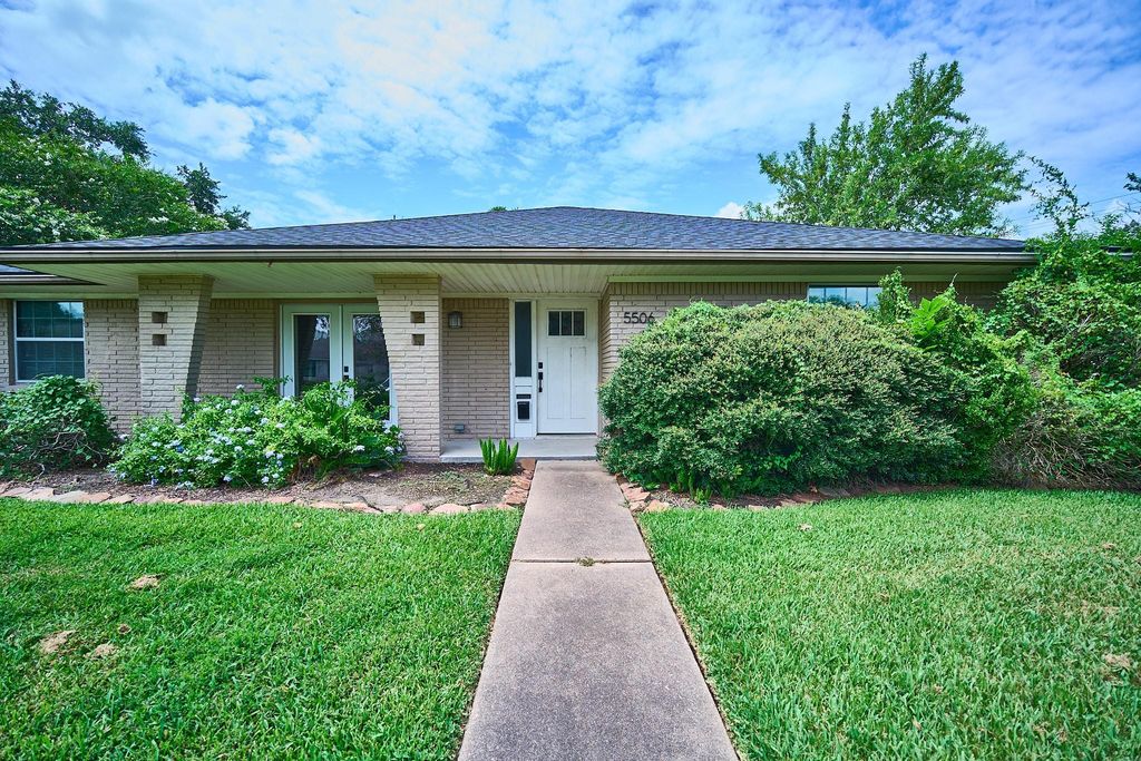 5506 Dumfries Drive, Houston, TX 77096