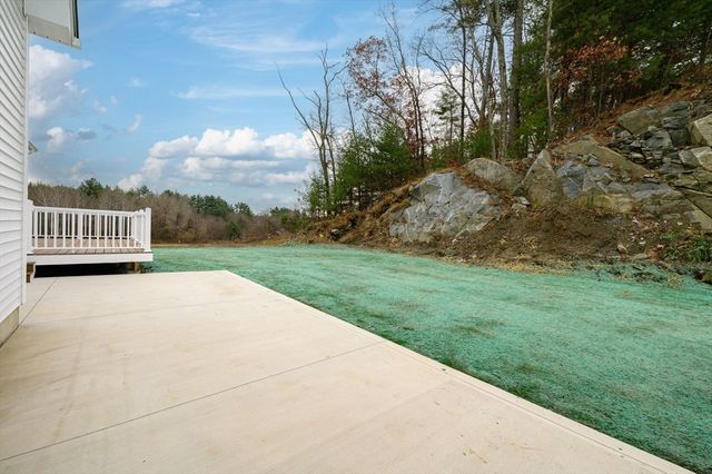 4 Sunny Crest, Belchertown, MA 01007