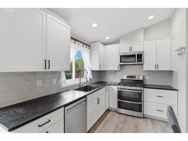 16045 Sw BALER Way, Sherwood, OR 97140