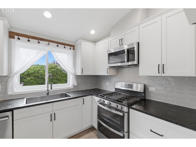 16045 Sw BALER Way, Sherwood, OR 97140