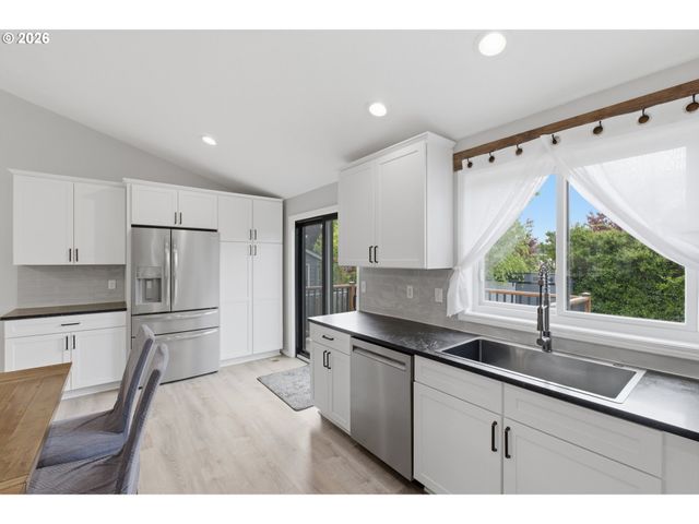 16045 Sw BALER Way, Sherwood, OR 97140