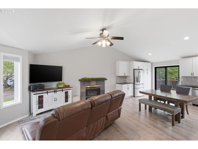 16045 Sw BALER Way, Sherwood, OR 97140
