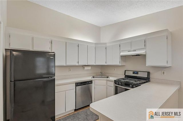 171 Wycoff Way 171, East Brunswick, NJ 08816