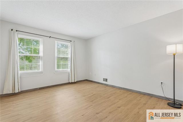 171 Wycoff Way 171, East Brunswick, NJ 08816