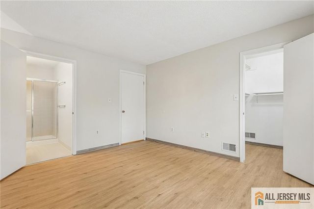 171 Wycoff Way 171, East Brunswick, NJ 08816
