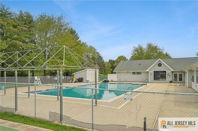 171 Wycoff Way 171, East Brunswick, NJ 08816