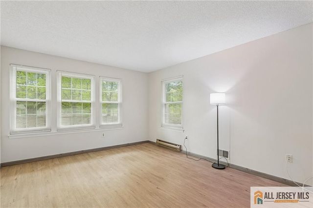 171 Wycoff Way 171, East Brunswick, NJ 08816