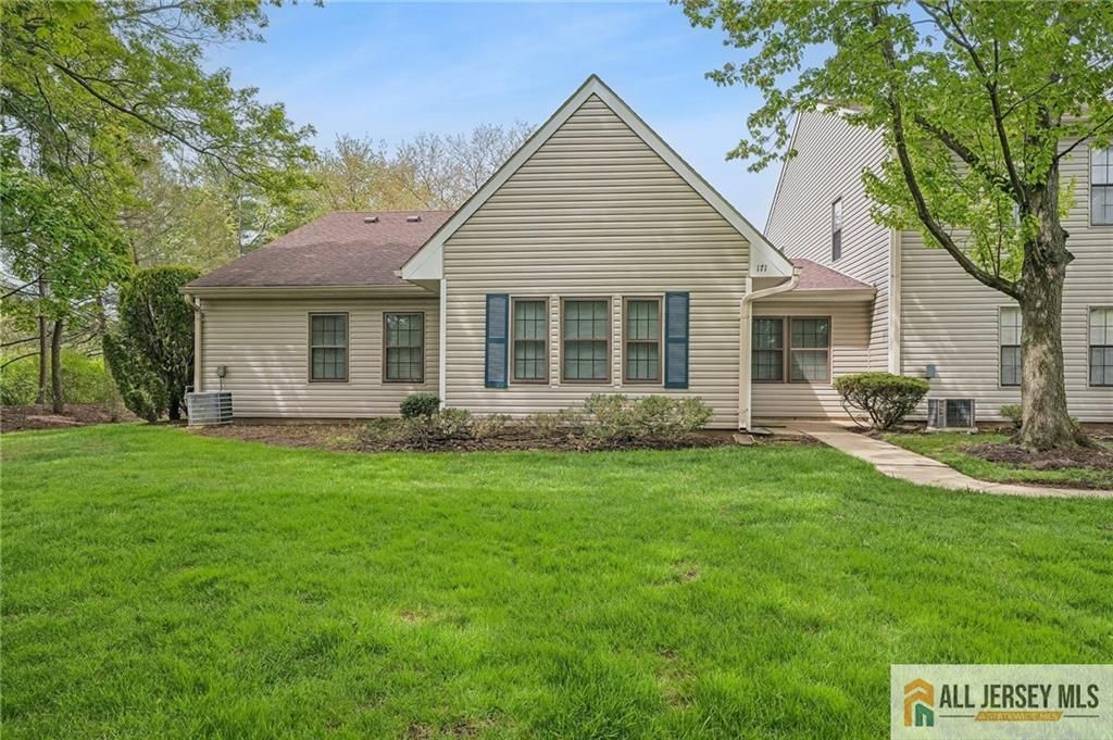171 Wycoff Way 171, East Brunswick, NJ 08816