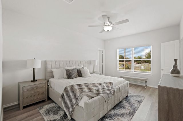 1402 Acorn Meadow Street, Houston, TX 77067