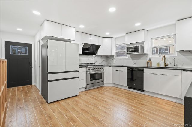 70-51 Juno Street, Forest Hills, NY 11375