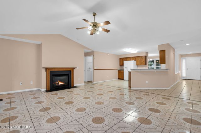 100 Bark Road, Manahawkin, NJ 08050