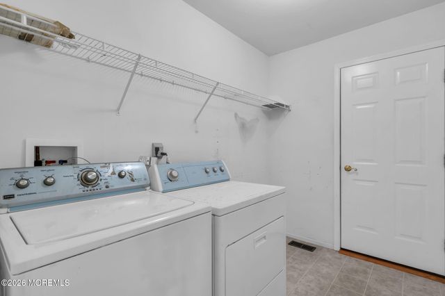 100 Bark Road, Manahawkin, NJ 08050