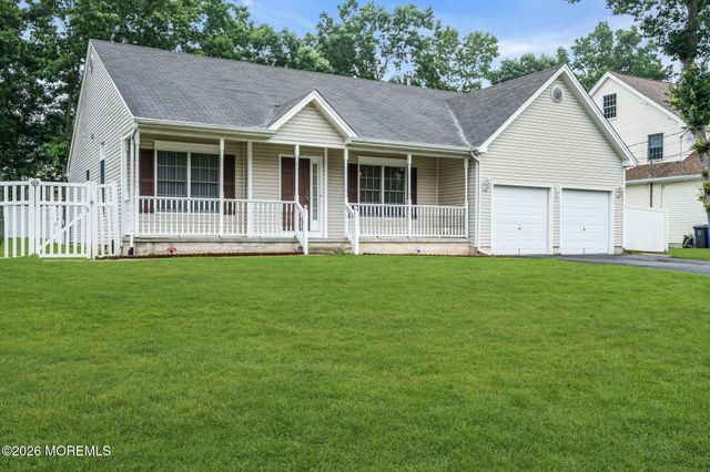 100 Bark Road, Manahawkin, NJ 08050
