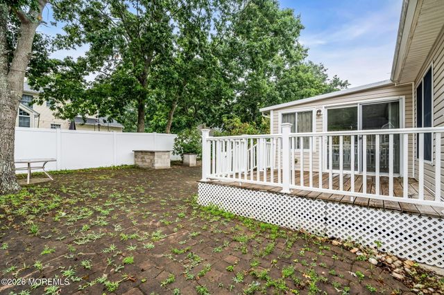 100 Bark Road, Manahawkin, NJ 08050