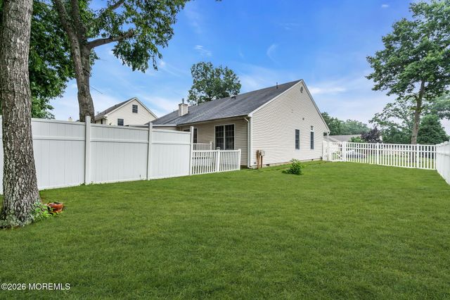 100 Bark Road, Manahawkin, NJ 08050