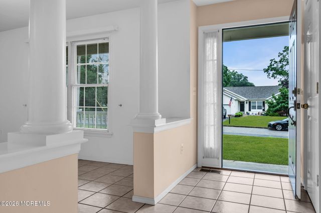 100 Bark Road, Manahawkin, NJ 08050